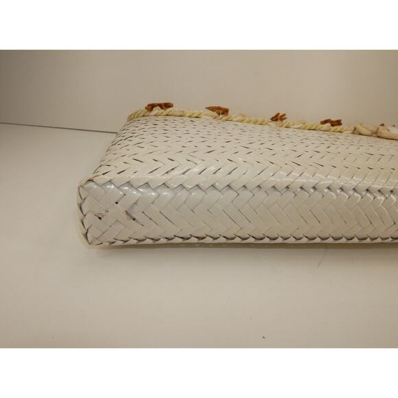 VTG OGGI DOMANI Straw Clutch Purse Handbag Cream with Carved Animals Fringe - Picture 5 of 16